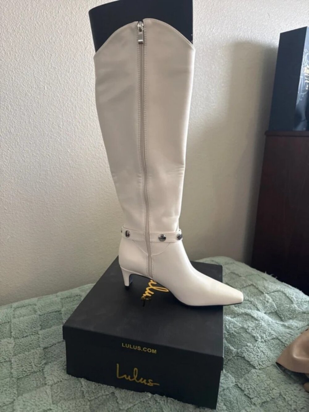 Lulu’s off white boots